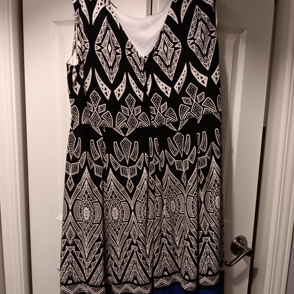 Cleo Black and Royal Blue White Geometric Patterned Top - Picture 2 of 4